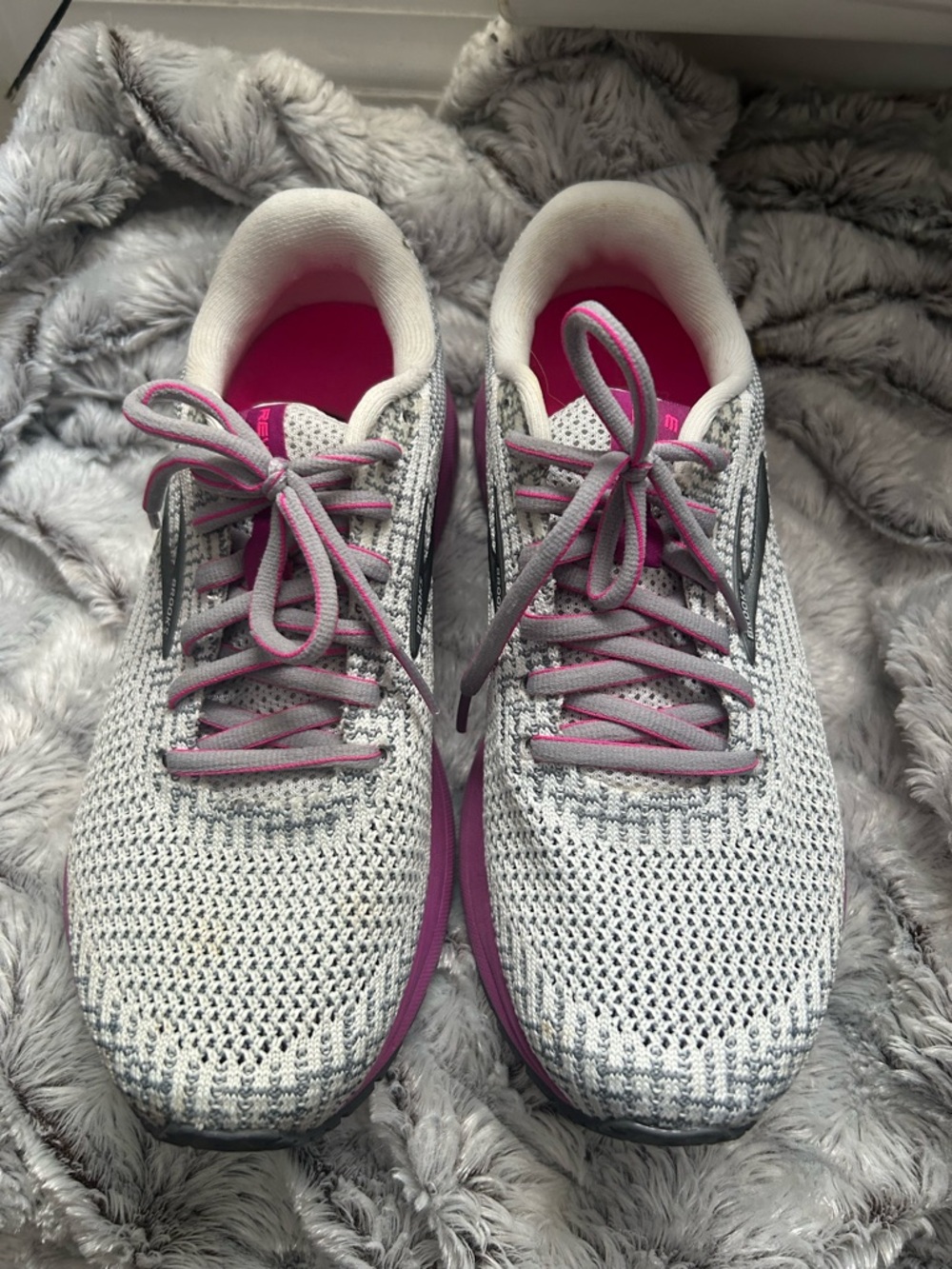 Brooks Women's Revel 3 Grey Heathered Knit Running Shoes; size 7.5
